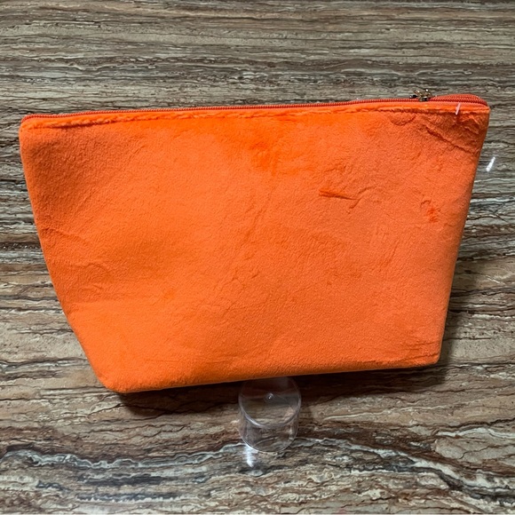 Juicy Couture - Picture 3 of 4